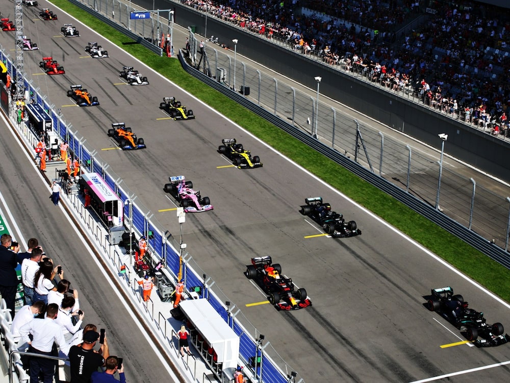 En abril, el Consejo de Supervisión del Grupo VW aprobó los planes de Porsche y Audi para incorporarse a la Fórmula 1. En abril, el Consejo de Supervisión del Grupo VW aprobó los planes de Porsche y Audi para incorporarse a la Fórmula 1.