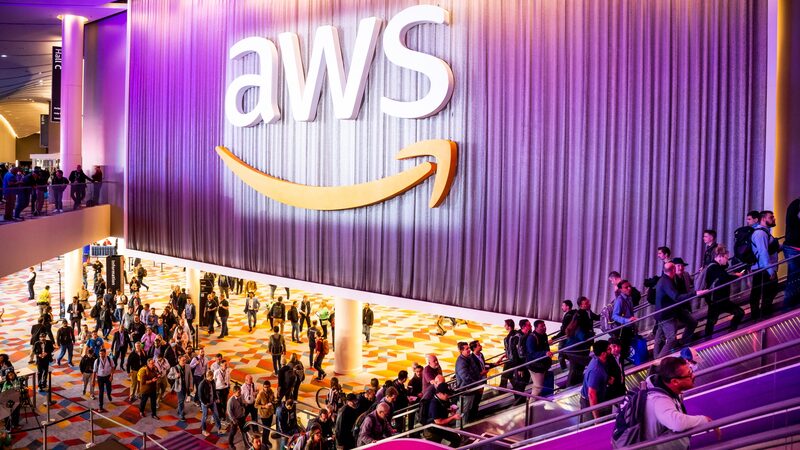 Amazon cierra acuerdo de US$38.000 millones con OpenAI y refuerza su apuesta por la IA  Amazon cierra acuerdo de US$38.000 millones con OpenAI y refuerza su apuesta por la IA