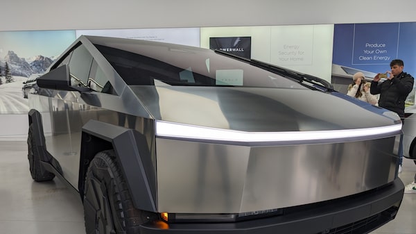 La envoltura de color de Tesla podría salvar al Cybertruck de su extraño ‘yo’ La envoltura de color de Tesla podría salvar al Cybertruck de su extraño ‘yo’