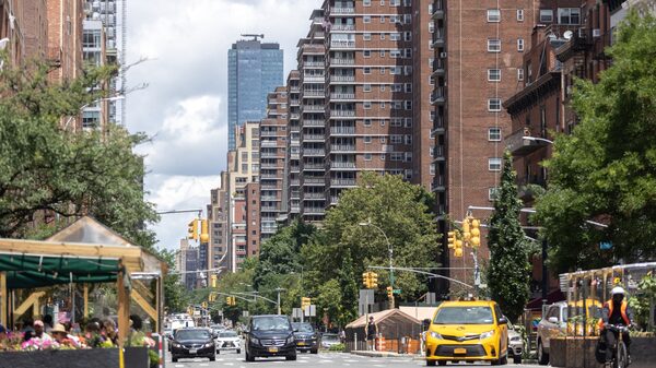 NYC está pagando a hoteles más de lo que suelen cobrar para alojar migrantes NYC está pagando a hoteles más de lo que suelen cobrar para alojar migrantes