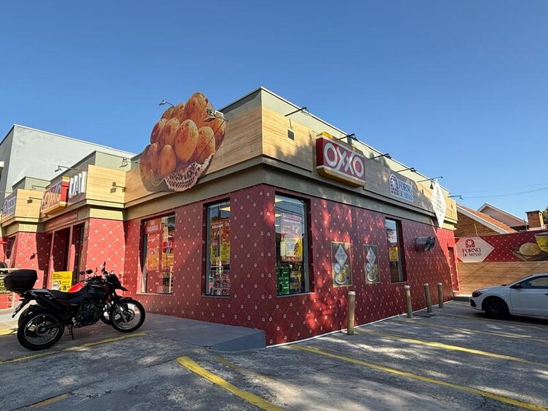 Loja da Oxxo, rede que está no Brasil desde 2020 e que conta com mais de 600 unidades em cerca de 25 cidades (Foto: Divulgação) Loja da Oxxo, rede que está no Brasil desde 2020 e que conta com mais de 600 unidades em cerca de 25 cidades (Foto: Divulgação)