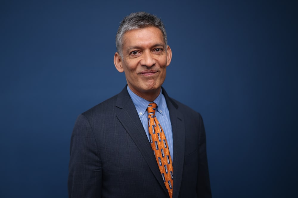 Eswar Prasad. Fotógrafa: Hollie Adams/Bloomberg Eswar Prasad. Fotógrafa: Hollie Adams/Bloomberg