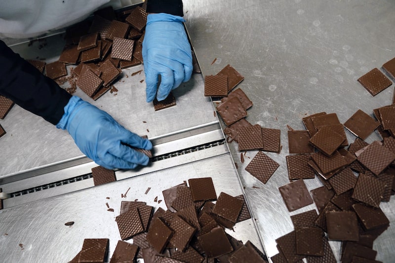 Empresas como Hershey's e Mondelez International relataram vendas menores de chocolate, mas desempenho melhor em outras categorias. (Foto: Hannah Reyes Morales/Bloomberg) Empresas como Hershey's e Mondelez International relataram vendas menores de chocolate, mas desempenho melhor em outras categorias. (Foto: Hannah Reyes Morales/Bloomberg)