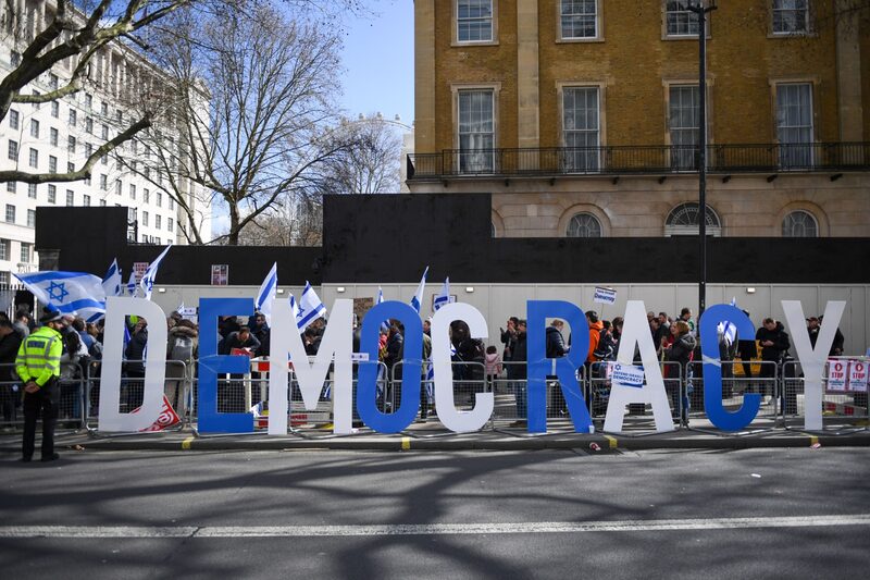 Imagen de una protesta contra la reforma judicial israelí durante una visita de Netanyahu al Reino Unido Imagen de una protesta contra la reforma judicial israelí durante una visita de Netanyahu al Reino Unido