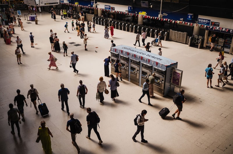 O sistema político e econômico internacional tem enfrentado desafios desde o início do século XXI, com a competição comercial entre EUA e China, a crise financeira de 2007-2009 e a pandemia de Covid-19 (Foto: Jose Sarmento Matos/Bloomberg) O sistema político e econômico internacional tem enfrentado desafios desde o início do século XXI, com a competição comercial entre EUA e China, a crise financeira de 2007-2009 e a pandemia de Covid-19 (Foto: Jose Sarmento Matos/Bloomberg)