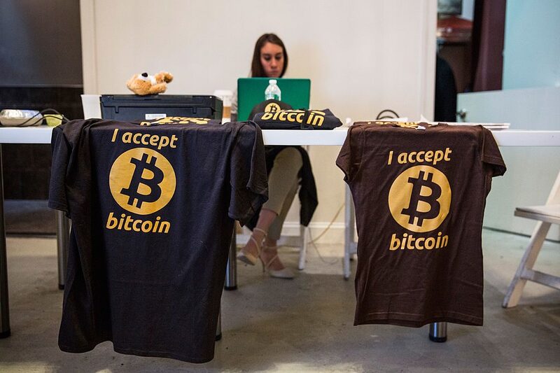 Utilizá-la pode eliminar a necessidade de um intermediário centralizado Utilizá-la pode eliminar a necessidade de um intermediário centralizado