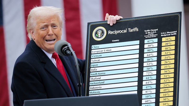 Trump tenta reconstruir barreira tarifária e pode aprofundar danos à economia dos EUA Trump tenta reconstruir barreira tarifária e pode aprofundar danos à economia dos EUA