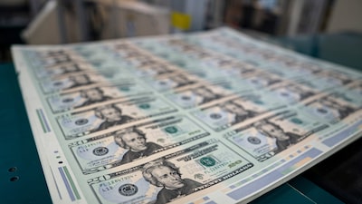 Dólar como refúgio? BBVA revisa previsão de moedas da América Latina em meio à guerra Dólar como refúgio? BBVA revisa previsão de moedas da América Latina em meio à guerra