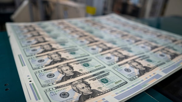 Dólar como refúgio? BBVA revisa previsão de moedas da América Latina em meio à guerra Dólar como refúgio? BBVA revisa previsão de moedas da América Latina em meio à guerra