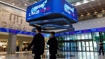 Mercados da Ásia operam com cautela à espera de dados e avanços na guerra comercial Mercados da Ásia operam com cautela à espera de dados e avanços na guerra comercial