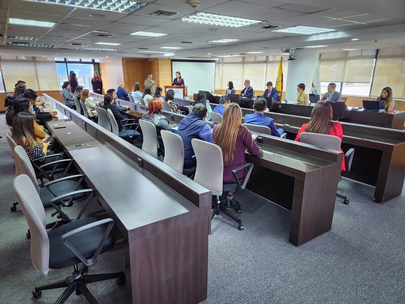 El pago de las utilidades a los trabajadores no está sujeto a un rendimiento específico, sino al tiempo laborado en el año. El pago de las utilidades a los trabajadores no está sujeto a un rendimiento específico, sino al tiempo laborado en el año.