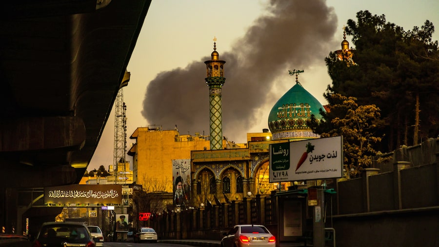 Trump dice que EE.UU. podría atacar nuevas partes de Irán en una guerra que se intensifica Trump dice que EE.UU. podría atacar nuevas partes de Irán en una guerra que se intensifica