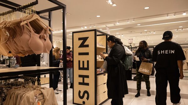 ‘Taxa das blusinhas’ de Trump ameaça compras de americanos em lojas como Shein ‘Taxa das blusinhas’ de Trump ameaça compras de americanos em lojas como Shein