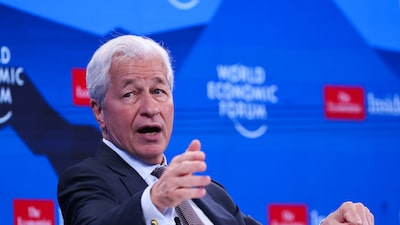 CEO de JPMorgan advierte: tope a tasas de tarjetas de crédito causaría un “desastre económico” CEO de JPMorgan advierte: tope a tasas de tarjetas de crédito causaría un “desastre económico”