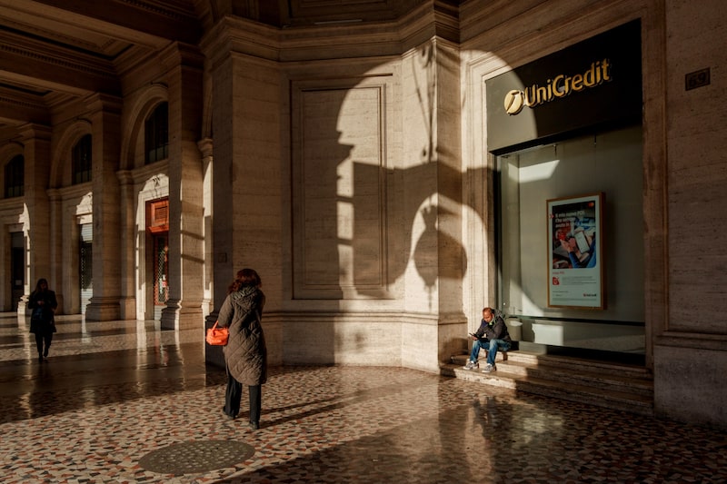 Alrededor del 11,1 % de los préstamos corporativos de los principales bancos europeos están vinculados a operaciones con SRT. Fotógrafo: Matteo Bastianelli/Bloomberg Alrededor del 11,1 % de los préstamos corporativos de los principales bancos europeos están vinculados a operaciones con SRT. Fotógrafo: Matteo Bastianelli/Bloomberg