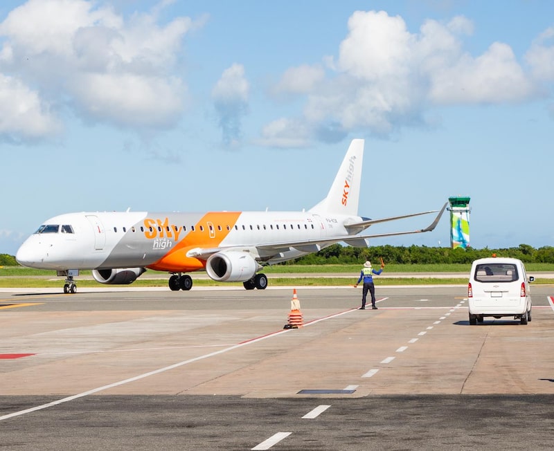La aerolínea SKYhigh La aerolínea SKYhigh