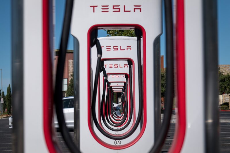 Cerca de 2,9% das ações em circulação da Tesla estão em posições vendidas Cerca de 2,9% das ações em circulação da Tesla estão em posições vendidas
