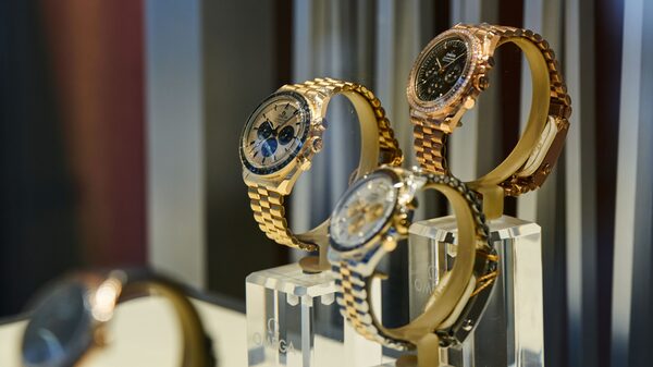 Fim da crise? Corte de tarifas impulsiona aposta de retomada entre relojoeiros suíços Fim da crise? Corte de tarifas impulsiona aposta de retomada entre relojoeiros suíços