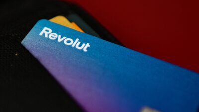 Revolut alcanza una valoración de US$75.000 millones en su última venta de acciones Revolut alcanza una valoración de US$75.000 millones en su última venta de acciones