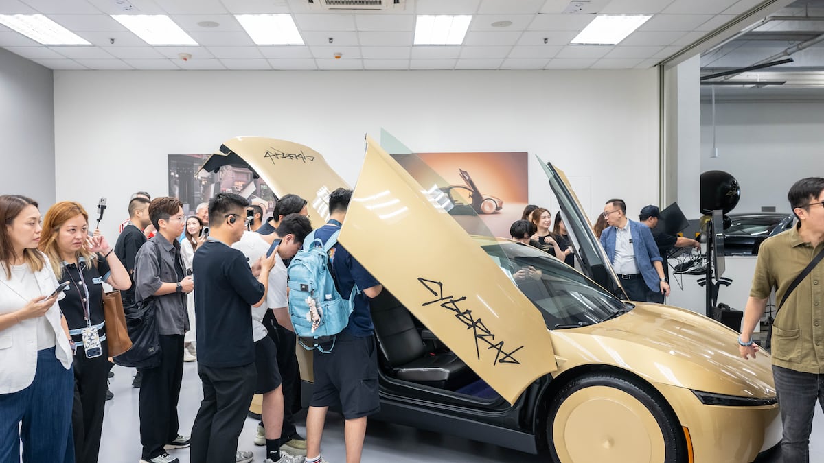¿Invertir en Tesla? El Cybercab divide a Wall Street: este es el precio objetivo de la acción