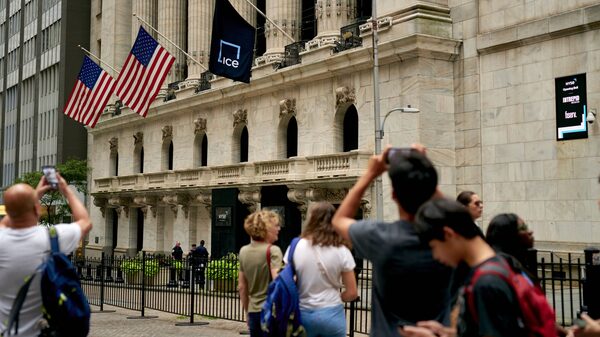 Wall Street se desploma por temores de tasas altas; Mexbol es el que más cae en LatAm Wall Street se desploma por temores de tasas altas; Mexbol es el que más cae en LatAm