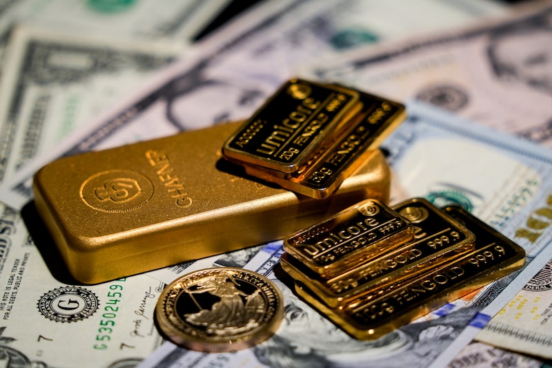 Gold Tops $5,500 as Record Rally Gains Pace Gold Tops $5,500 as Record Rally Gains Pace