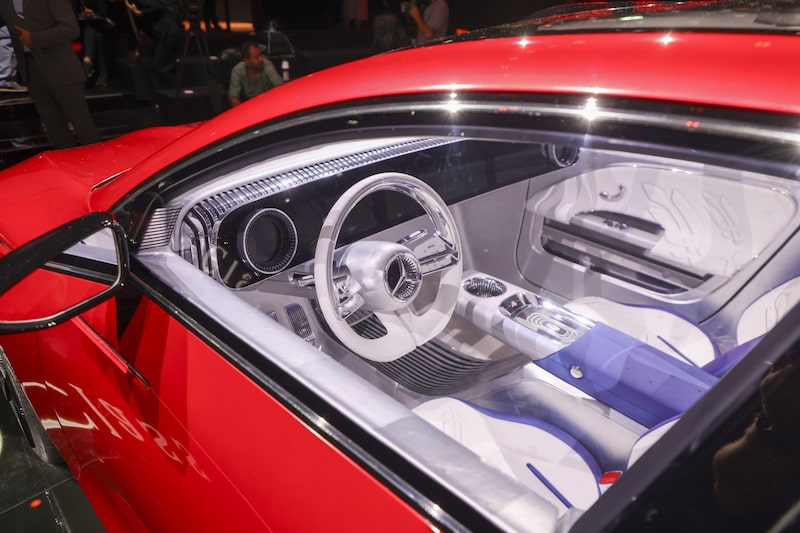 El volante y el salpicadero del Mercedes-Benz Clase CLA Concept. El volante y el salpicadero del Mercedes-Benz Clase CLA Concept.