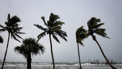 Furacão Otis se aproxima da zona turística de Acapulco, no México, como categoria 5 Furacão Otis se aproxima da zona turística de Acapulco, no México, como categoria 5