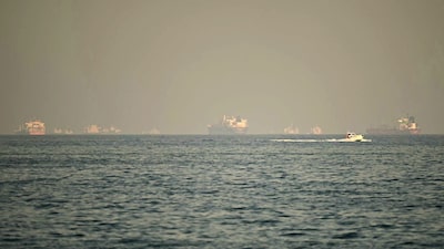 El alto al fuego no resuelve el bloqueo: más de 800 buques siguen atrapados en Ormuz El alto al fuego no resuelve el bloqueo: más de 800 buques siguen atrapados en Ormuz