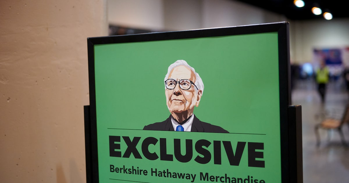 Buffett falso pide razón para mantener acciones de Berkshire