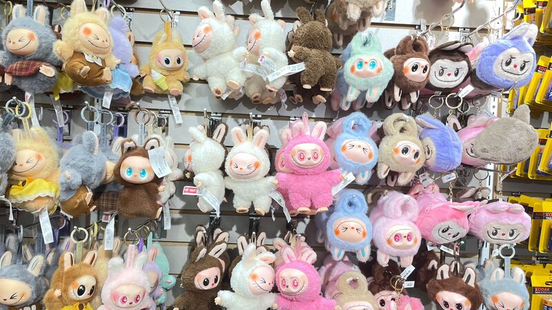 Lafufus, versão falsificada da Labubu, no Brás, em São Paulo Lafufus, versão falsificada da Labubu, no Brás, em São Paulo