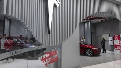 Ventas de Tesla en China aumentan por tercer mes a pesar de impuestos y otros desafíos Ventas de Tesla en China aumentan por tercer mes a pesar de impuestos y otros desafíos