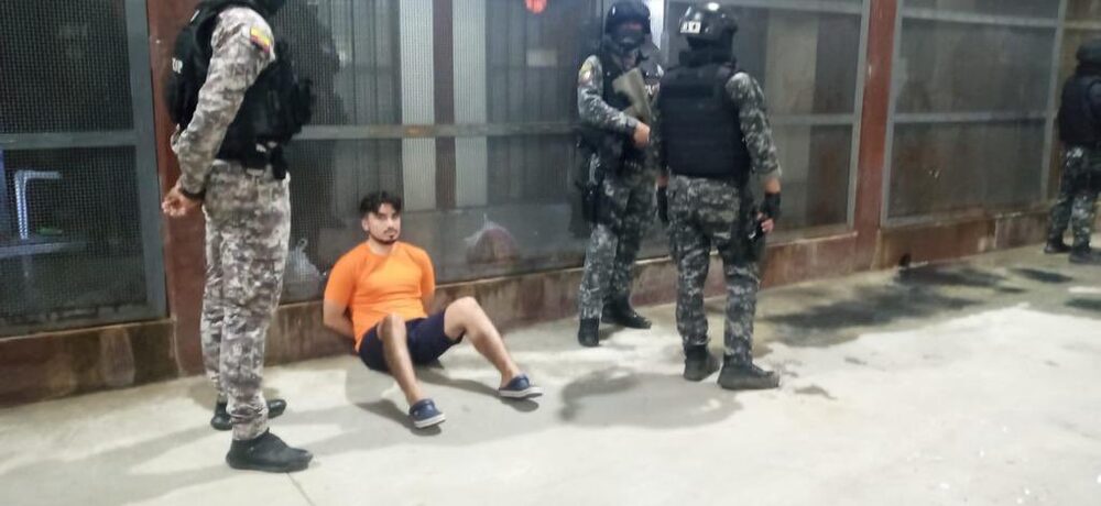 En la imagen se observa al ex teniente de la Policía Nacional, Germán Cáceres, quien fue procesado por el feminicidio de su esposa, la quiteña María Belén Bernal. En la imagen se observa al ex teniente de la Policía Nacional, Germán Cáceres, quien fue procesado por el feminicidio de su esposa, la quiteña María Belén Bernal.