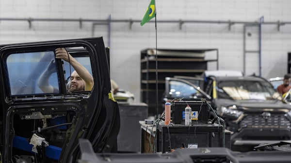 Flávio Bolsonaro passa a apoiar fim da escala 6x1 sob pressão da campanha de Lula Flávio Bolsonaro passa a apoiar fim da escala 6x1 sob pressão da campanha de Lula