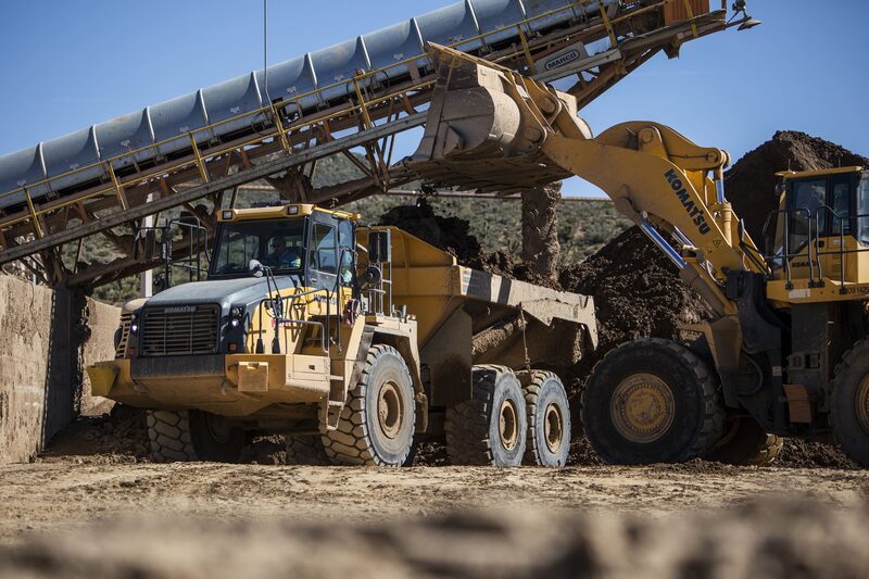 Máquinas usadas para a indústria de construção pesada (Foto: Joe Buglewicz/Bloomberg) Máquinas usadas para a indústria de construção pesada (Foto: Joe Buglewicz/Bloomberg)