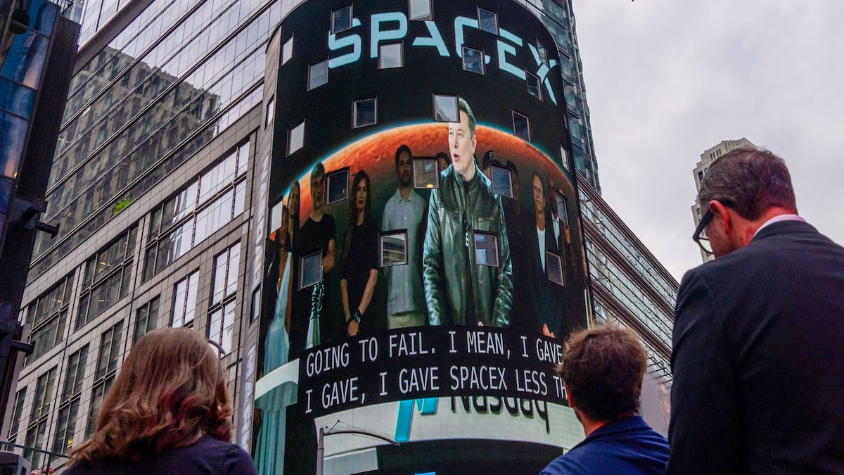 SpaceX pierde US$1 billón de valor de mercado y cae por debajo de su precio de debut