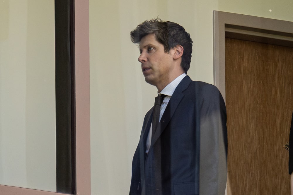 Sam Altman, CEO de OpenAI Inc., en el interior del tribunal federal de Oakland (California) el 14 de mayo. Fotógrafo: David Paul Morris/Bloomberg Sam Altman, CEO de OpenAI Inc., en el interior del tribunal federal de Oakland (California) el 14 de mayo. Fotógrafo: David Paul Morris/Bloomberg