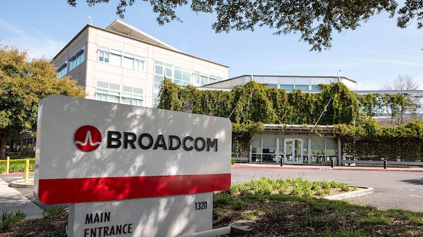 Broadcom, proveedor de chips para Apple, se recupera en medio de optimismo por gastos en IA Broadcom, proveedor de chips para Apple, se recupera en medio de optimismo por gastos en IA