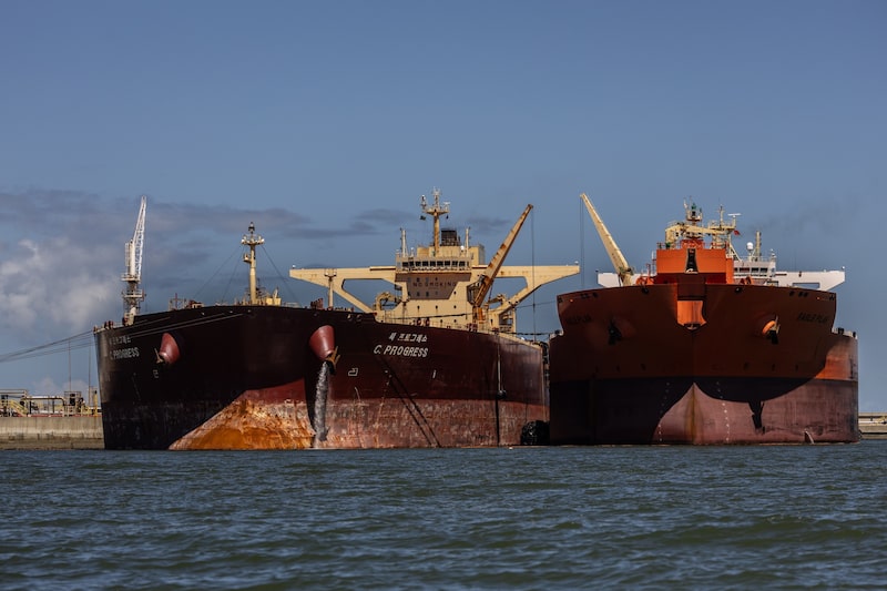 Brasil es el mayor socio comercial de China y compite con EE.UU. por la supremacía en los mercados mundiales de exportación agrícola. Brasil es el mayor socio comercial de China y compite con EE.UU. por la supremacía en los mercados mundiales de exportación agrícola.