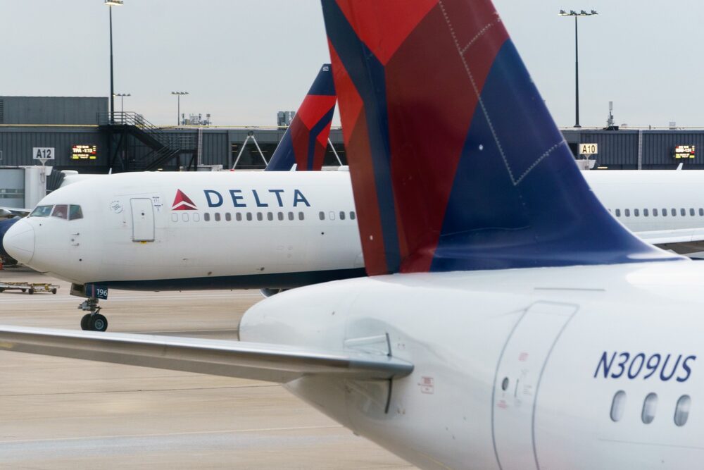 Para el CEO de Delta Air Lines, Ed Bastian, la demanda se ha elevado y las tarifas de este verano pueden ser un 30% más altas que los niveles anteriores a la pandemia. Para el CEO de Delta Air Lines, Ed Bastian, la demanda se ha elevado y las tarifas de este verano pueden ser un 30% más altas que los niveles anteriores a la pandemia.