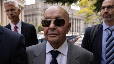 Billionaire Tottenham Hotspur’s Owner, Mexican Peso Speculator Faces Insider Trading Probe Billionaire Tottenham Hotspur’s Owner, Mexican Peso Speculator Faces Insider Trading Probe