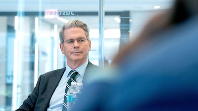 Novo chefe da economia dos EUA foi discípulo de Soros e é chamado de ‘falcão fiscal’ Novo chefe da economia dos EUA foi discípulo de Soros e é chamado de ‘falcão fiscal’