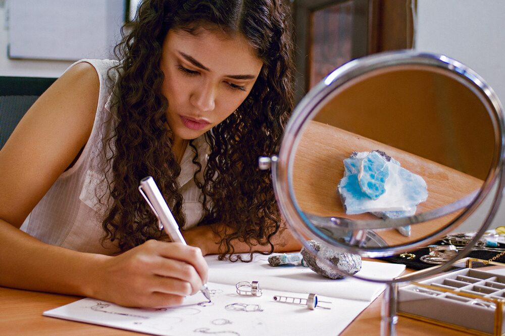 Diseñadora y CEO de Joarla Caridad Jewellery Diseñadora y CEO de Joarla Caridad Jewellery