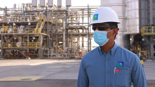 Arabia Saudita sube el precio del petróleo a Asia y EE.UU pese avance de ómicron Arabia Saudita sube el precio del petróleo a Asia y EE.UU pese avance de ómicron