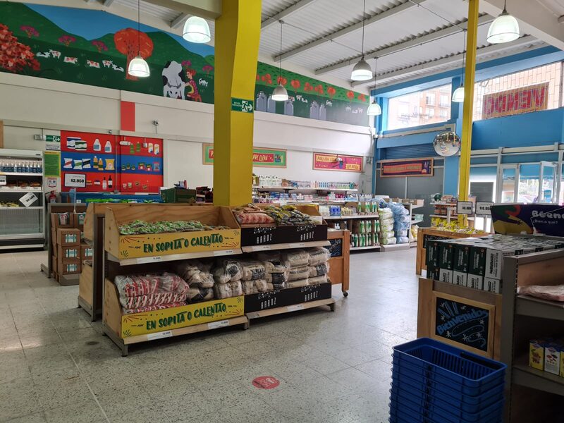 Uno de los almacenes de la cadena de Justo & Bueno en Bogotá, Colombia, en mayo de 2022. Uno de los almacenes de la cadena de Justo & Bueno en Bogotá, Colombia, en mayo de 2022.