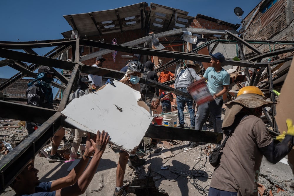 Quake Death Toll Rises As Colombian Civilians Aid In Rescue Quake Death Toll Rises As Colombian Civilians Aid In Rescue