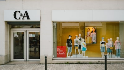 Família bilionária da C&A nomeia membro da sexta geração para liderar holding Família bilionária da C&A nomeia membro da sexta geração para liderar holding