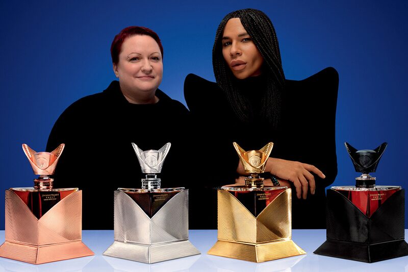 Esto cuesta la exclusiva la botella de Johnnie Walker y el diseñador de Balmain. Esto cuesta la exclusiva la botella de Johnnie Walker y el diseñador de Balmain.