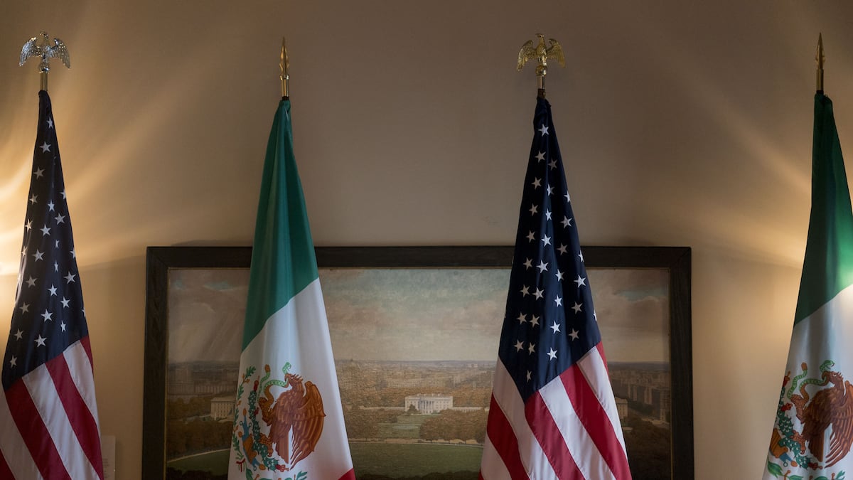 México pacta cuarta ronda de revisión del T-MEC, pero no esquiva nuevo arancel de Trump