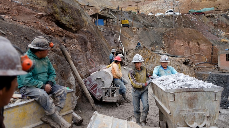 Rodrigo Paz apuesta por inversión minera en Bolivia, pero enfrenta la oposición de miles de mineros Rodrigo Paz apuesta por inversión minera en Bolivia, pero enfrenta la oposición de miles de mineros